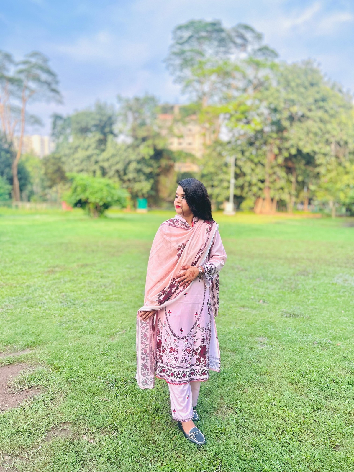 Pinkish Vibrant DP Code: FH 12